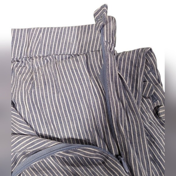 J. Jill Linen Blend Stretch Button Accented Side Zip Ankle Pants Size Medium - Picture 4 of 11